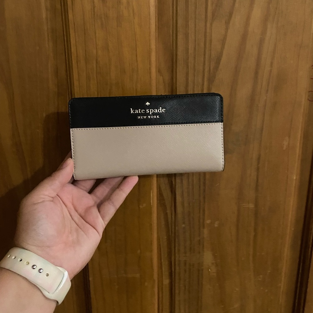 Kate Spade Black and Cream Wallet